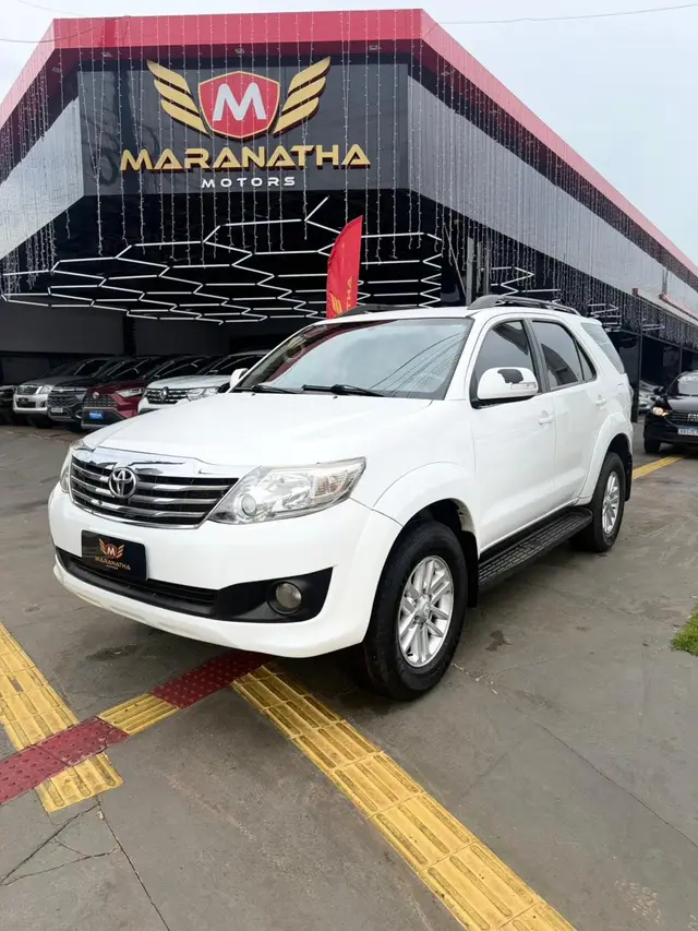 Carro Toyota SW4 2015 SR 4x2 2.7/ 2.7 Flex 16V Aut.