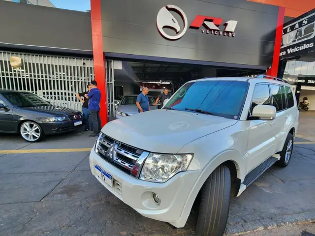 Carro Mitsubishi Pajero Full 2013 3.2 DI-D 5D HPE 4WD
