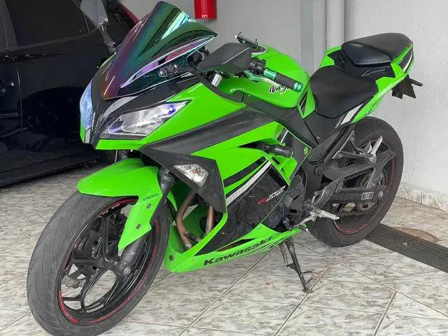 Moto Kawasaki Ninja 2014 300