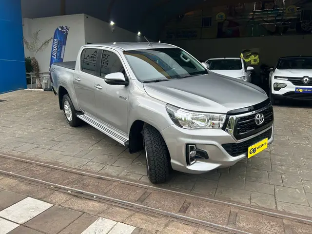 Carro Toyota Hilux Cabine Dupla 2019 Hilux 2.8 TDI CD SR 4x4 (Aut)