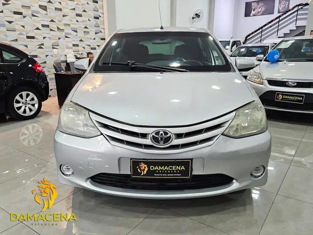 Carro Toyota Etios 2014 X 1.3 (Flex)