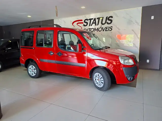 Carro Fiat Doblò 2013 Attractive 1.4 8V (Flex)