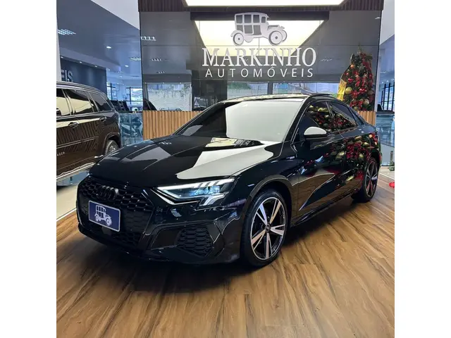 Carro Audi A3 2024 2.0 Sed.Perf. Black TFSI S-tr. (Hib.)