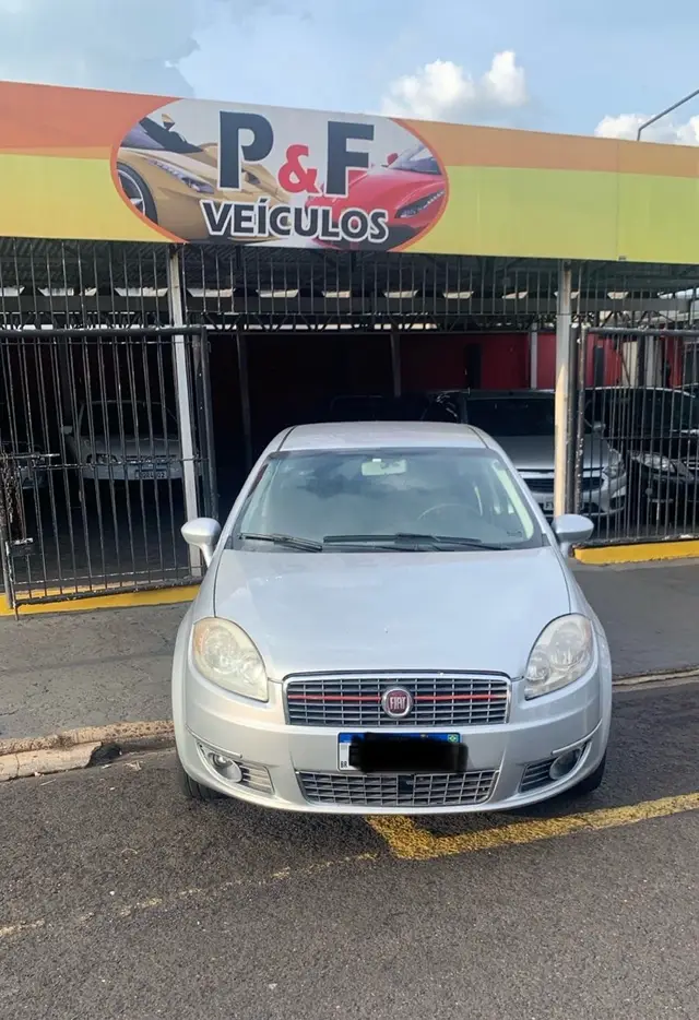 Carro Fiat Linea 2010 LX 1.9 16V (Flex)
