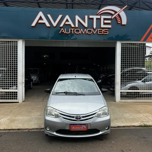Carro Toyota Etios 2013 XS 1.3 (Flex)