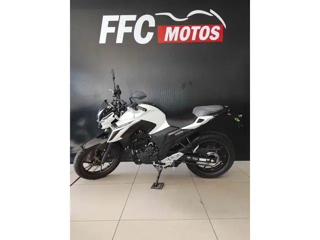 Moto Yamaha Fazer FZ25 2026 Connected