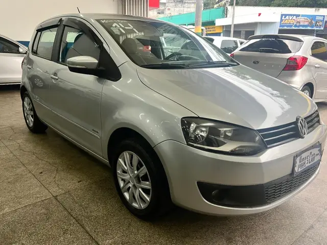 Carro Volkswagen Fox 2014 1.0 TEC (Flex) 4p