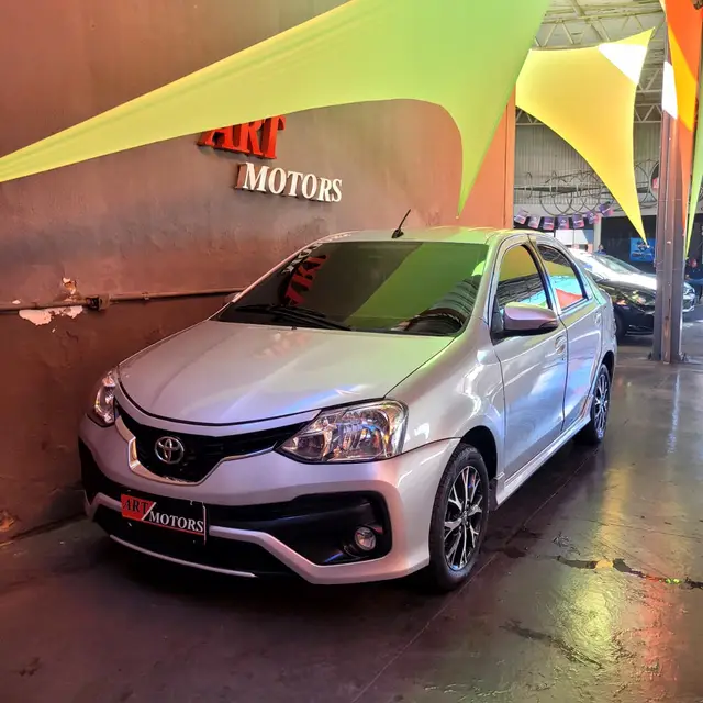 Carro Toyota Etios Sedan 2018 Platinum 1.5 (Aut) (Flex)