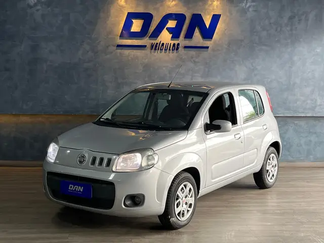 Carro Fiat Uno 2013 Vivace 1.0 8V (Flex) 4p