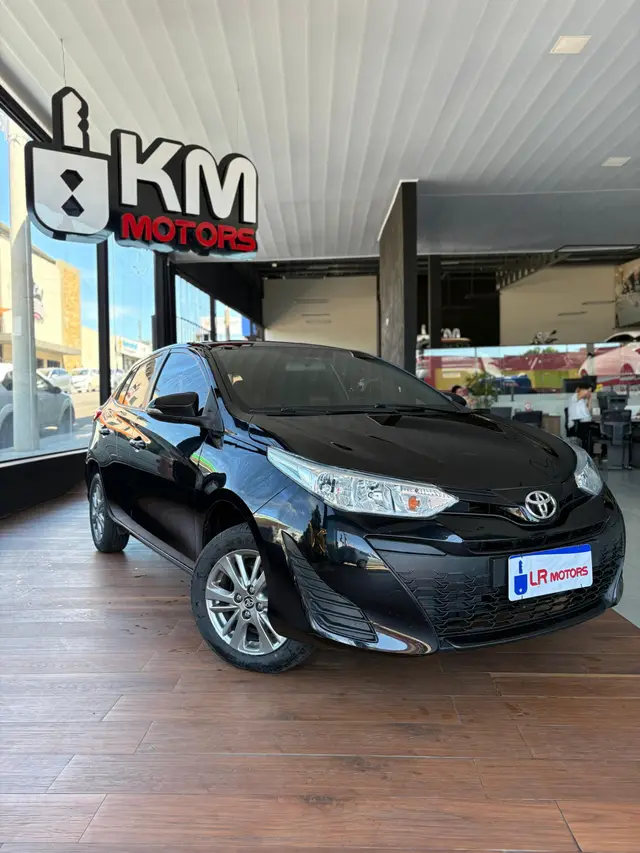 Carro Toyota Yaris 2021 1.5 S CVT (Flex)