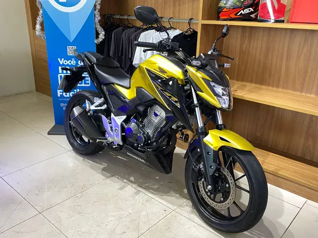 Moto Honda CB 300F Twister 2024 (CBS)