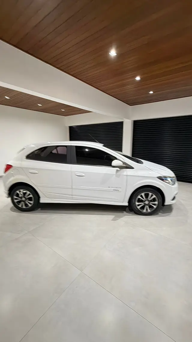 Carro Chevrolet Onix 2015 1.4 LTZ SPE/4