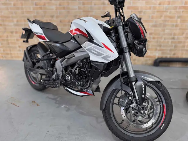 Moto Bajaj Dominar 160 2024 160 cc