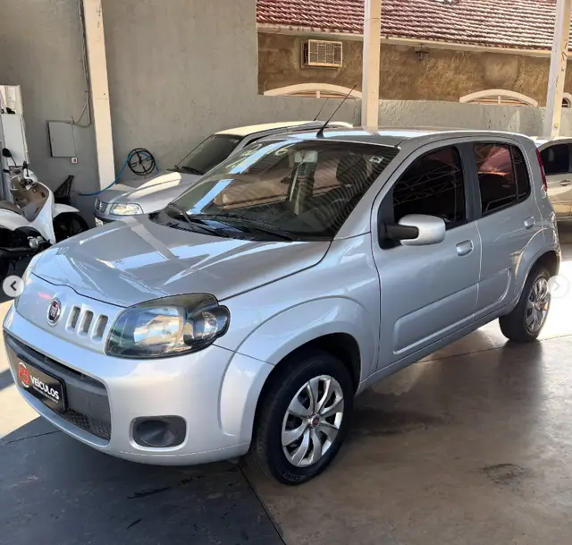 Carro Fiat Uno 2016 Vivace 1.0 8V (Flex) 4p