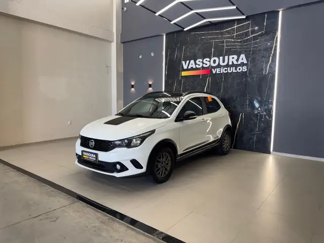 Carro Fiat Argo 2020 1.3 Trekking (Flex)