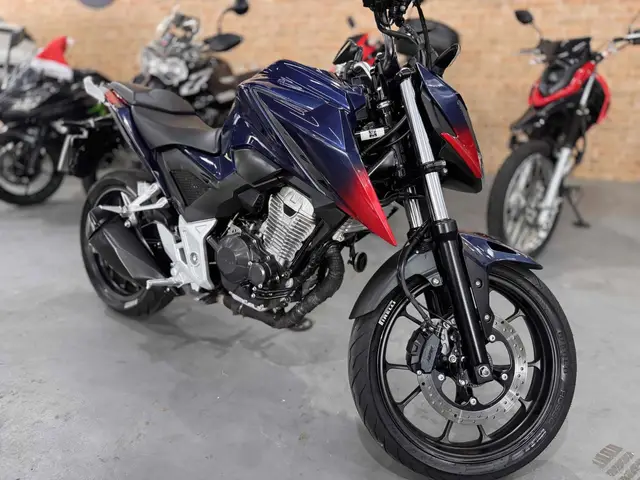 Moto Honda CB 300F Twister 2025 (ABS)