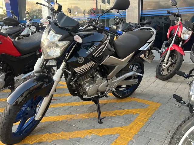 Moto Yamaha YS 250 Fazer 2014 Black Edition