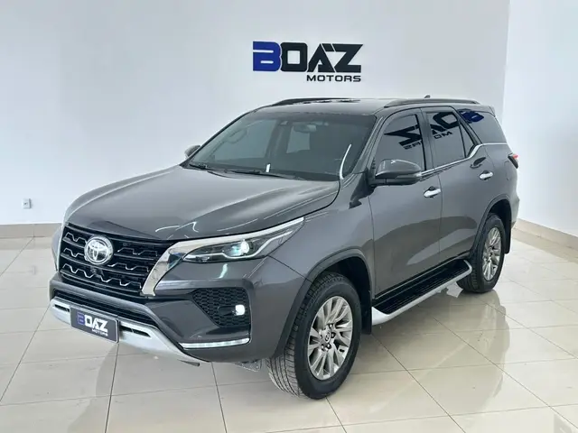 Carro Toyota SW4 2023 SRX 2.8 turbodiesel 5L 4x4 (Aut)