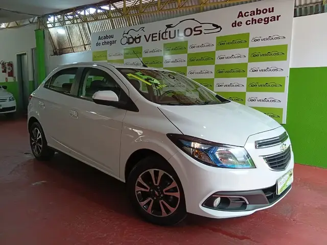 Carro Chevrolet Onix 2015 1.4 LTZ SPE/4