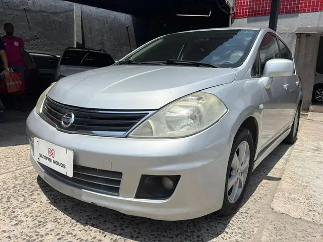 Carro Nissan Tiida 2013 SL 1.8 (flex) (aut)