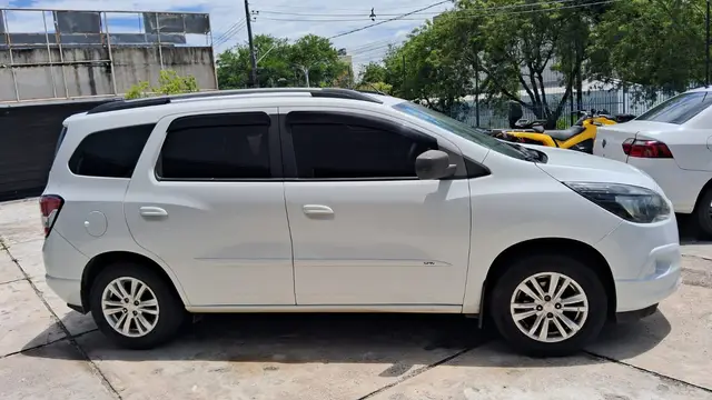 Carro Chevrolet Spin 2018 LT 5S 1.8 (Flex)