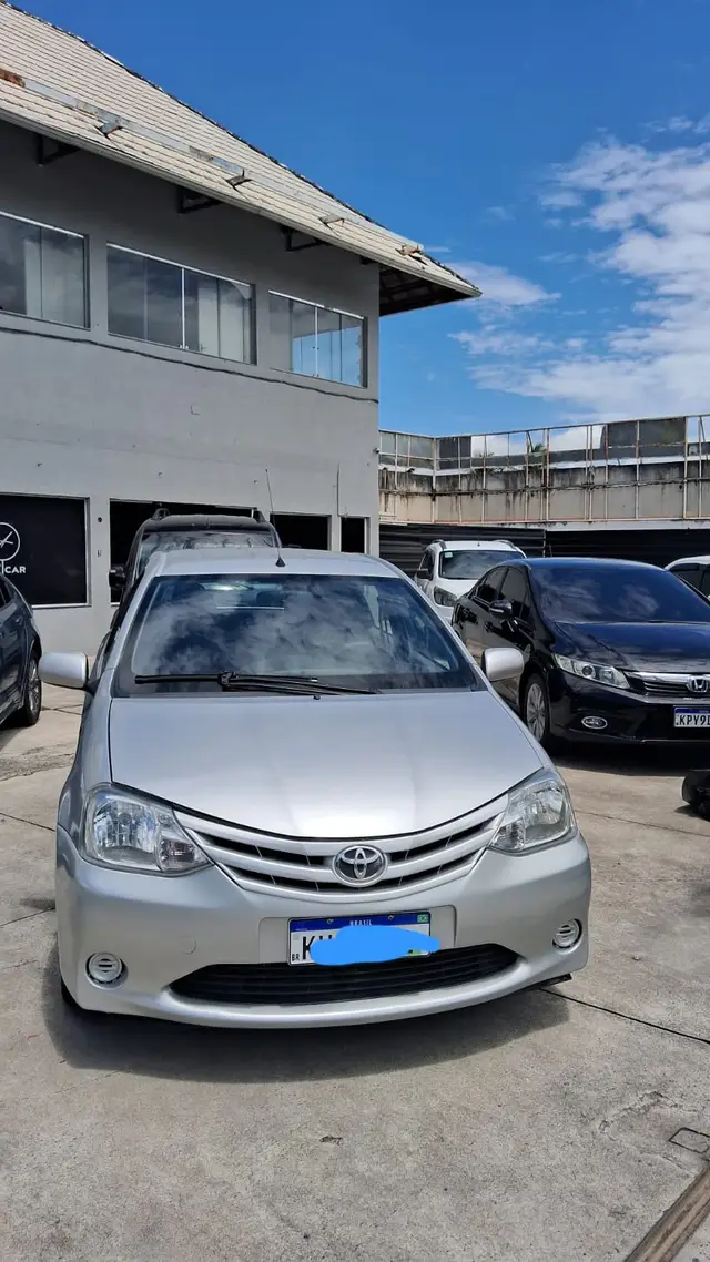 Carro Toyota Etios 2013 XS 1.3 (Flex)