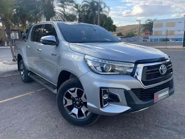 Carro Toyota Hilux Cabine Dupla 2020 Hilux 2.7 SR CD 4x2 (Flex)