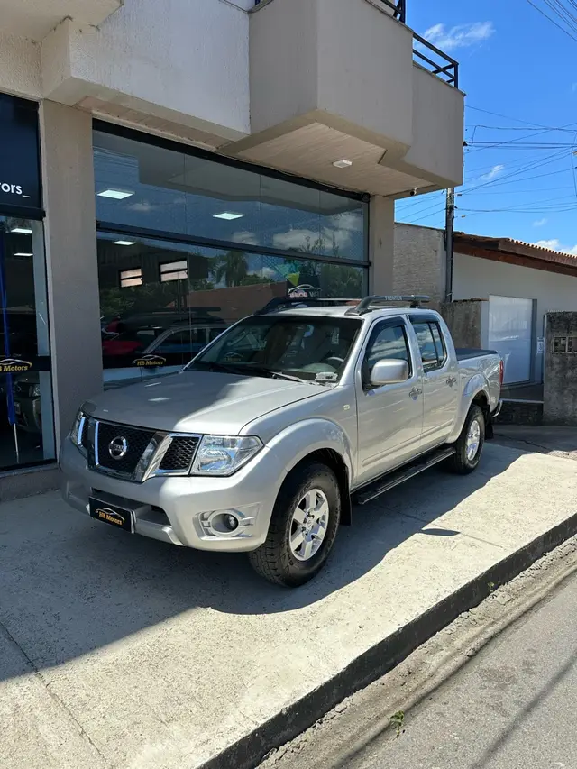 Carro Nissan Frontier 2014 2.5 TD CD 4x2 SV Attack