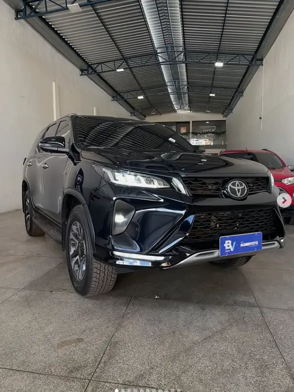 Carro Toyota Hilux SW4 2024 SRX Plat. 4x4 2.8 TB Diesel Automatico.