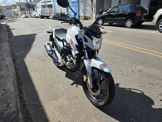 Moto Honda CB 250F Twister 2016 Standard