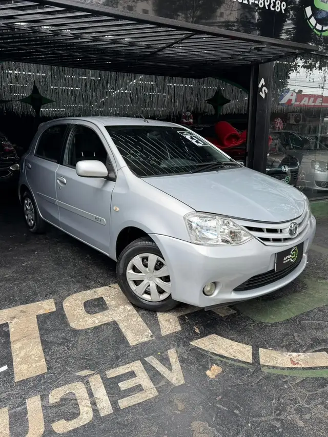 Carro Toyota Etios 2013 XS 1.3 (Flex)