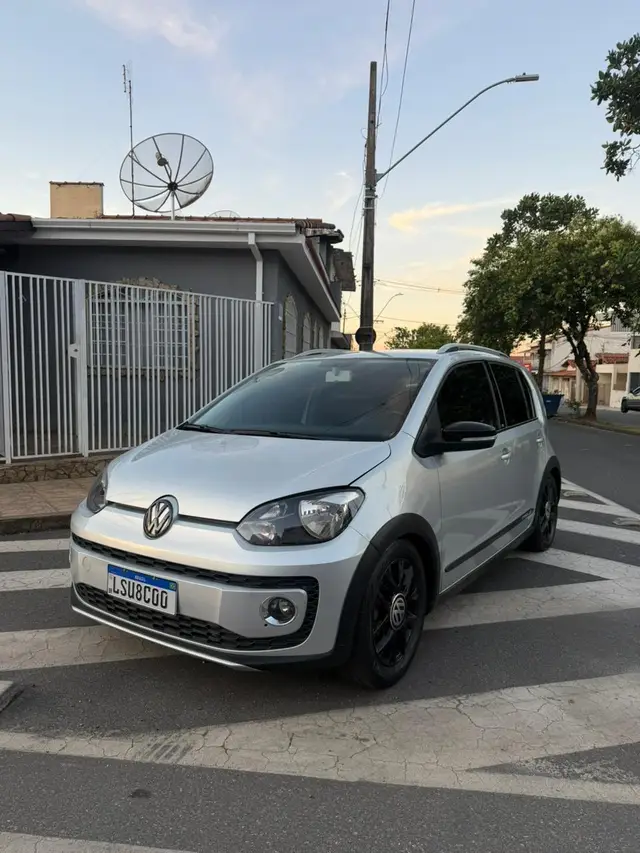 Carro Volkswagen Up! 2017 1.0 12v TSI E-Flex Cross