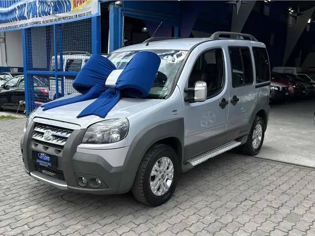 Carro Fiat Doblò 2011 Adventure Locker 1.8 16V (Flex)
