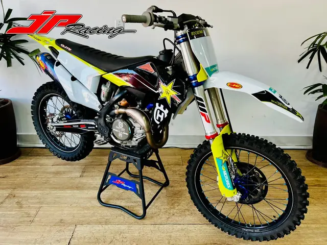 Moto Husqvarna FC 450 2021 Rockstar Edition