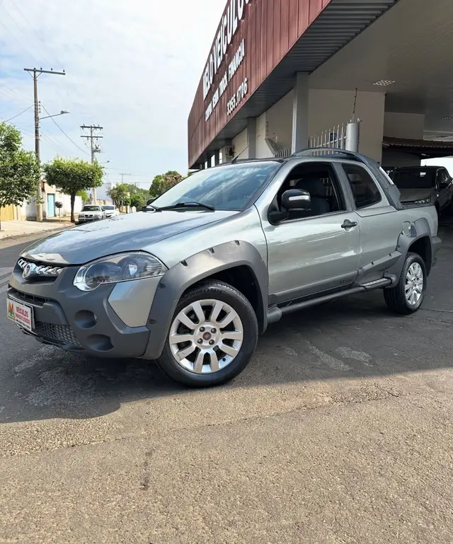 Carro Fiat Strada 2013 Adventure 1.8 16V (Flex) (Cabine Dupla)