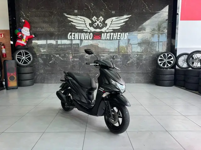 Moto Yamaha Fluo 2023 ABS