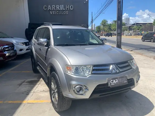 Carro Mitsubishi Pajero 2016 3.2 DI-D S 4WD HPE (Aut)