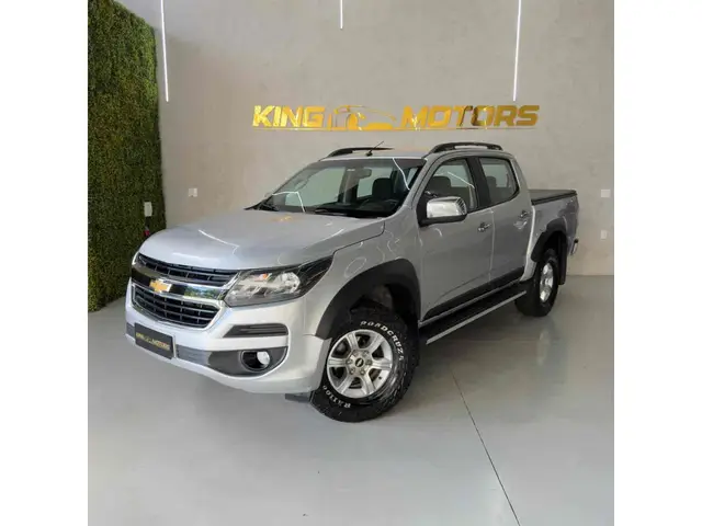 Carro Chevrolet S10 Cabine Dupla 2017 S10 2.5 ECOTEC SIDI Advantage 4x2 (Cabine Dupla)