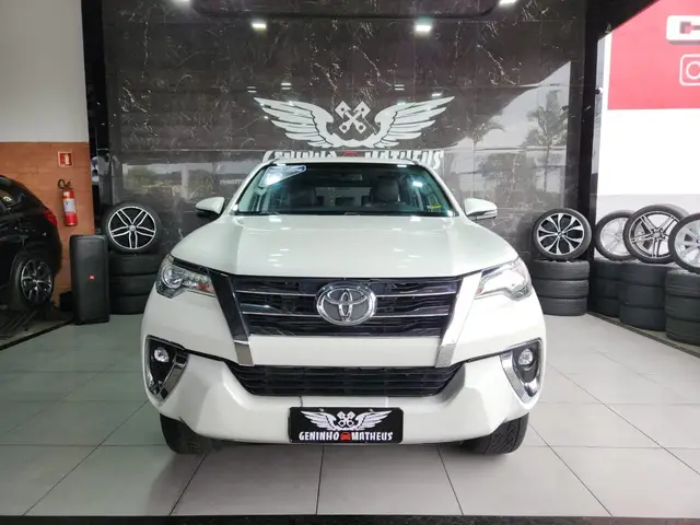 Carro Toyota SW4 2019 2.8 TDI SRX 7L 4x4 (Aut) (Diesel)