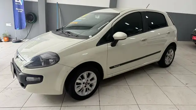 Carro Fiat Punto 2014 Attractive 1.4 (Flex)