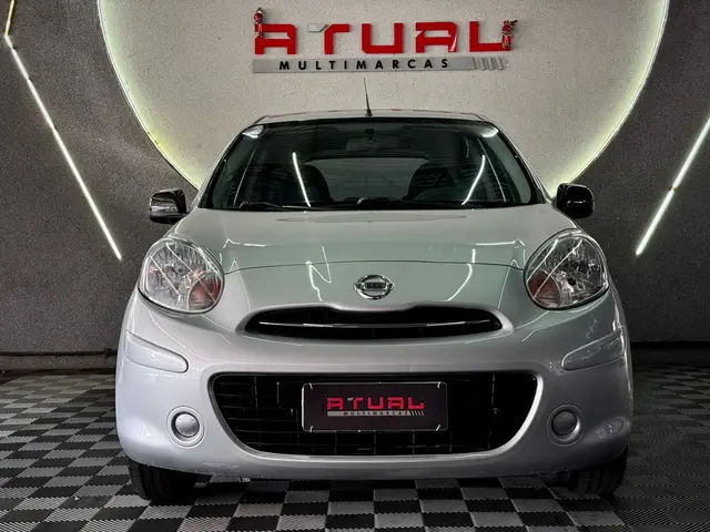 Carro Nissan March 2013 1.0 16V (Flex)