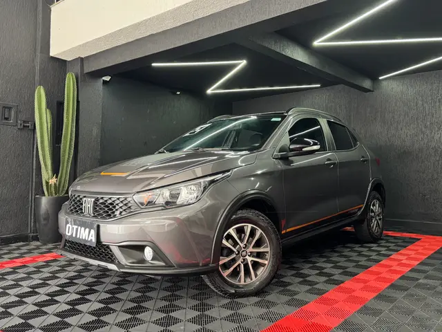 Carro Fiat Argo 2024 Trekking 1.3 CVT