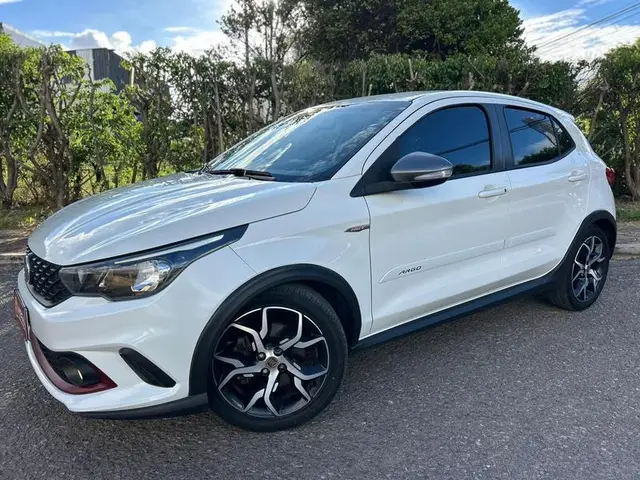 Carro Fiat Argo 2018 HGT 1.8 E.Torq (Flex)