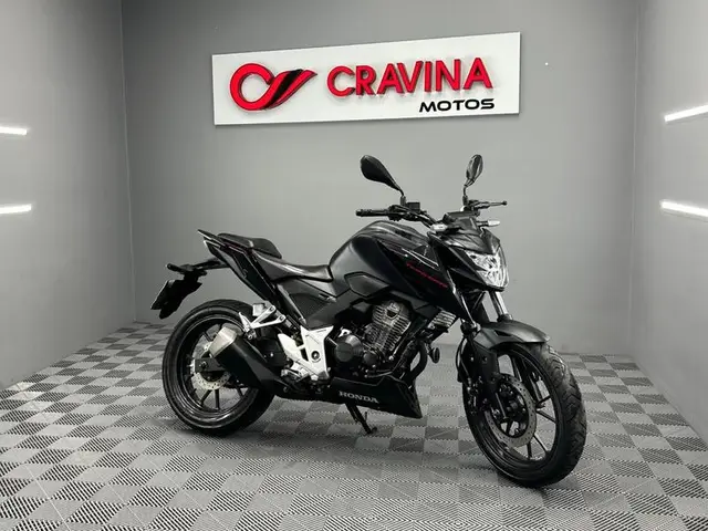 Moto Honda CB 300F Twister 2024 (CBS)