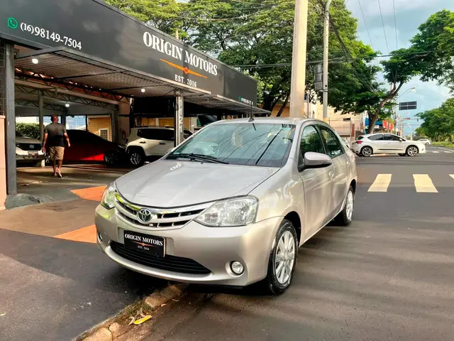 Carro Toyota Etios 2017 XLS 1.5 (Aut) (Flex)