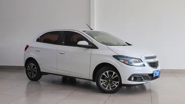 Carro Chevrolet Onix 2015 1.4 LTZ SPE/4 (Aut)
