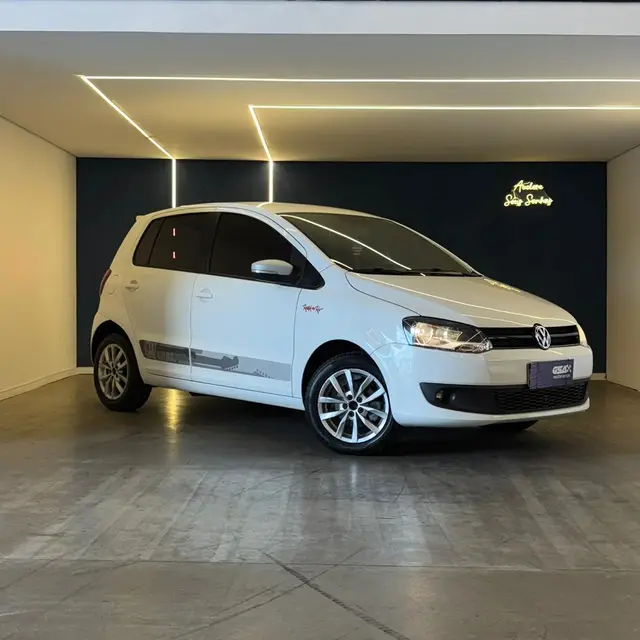 Carro Volkswagen Fox 2014 1.6 VHT Rock in Rio (Flex)