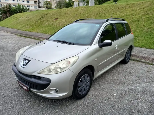 Carro Peugeot 207 SW 2010 XR 1.4 8V (flex)