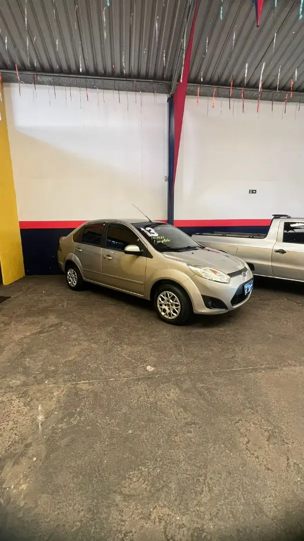 Carro Ford Fiesta Sedan 2013 Sed. 1.6 8V Flex 4p