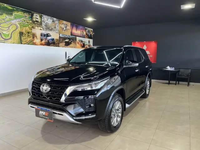 Carro Toyota SW4 2024 SRX 2.8 Turbodiesel 4x4 (Aut.) (7 Lugares)